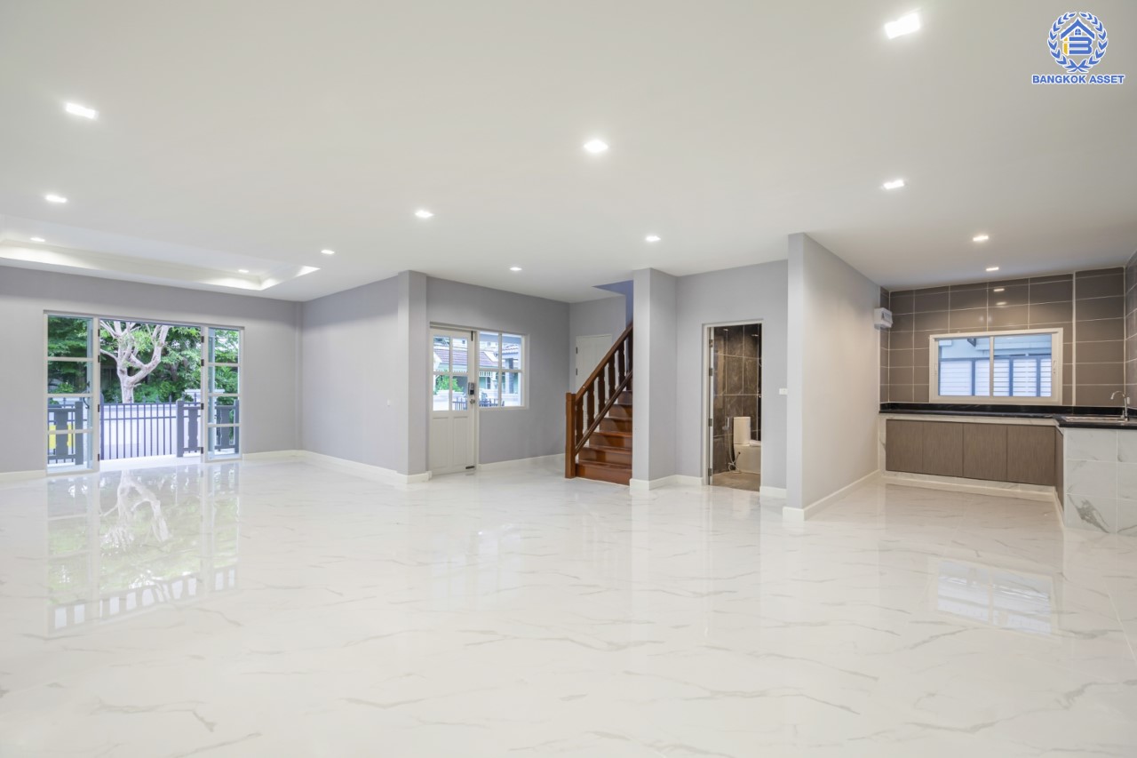 บ้านมือสองตกแต่งใหม่ แบรนด์ Q.House ม.ลัดดารมย์ ปิ่นเกล้า-กาญจนาภิเษก หลังใหญ่ตกแต่งเรียบหรู เนื้อที่ 84.6 ตร.ว. #หลังมุม ฟังก์ชันจัดเต็ม 4 ห้องนอน 3 ห้องน้ำ 1 ห้องอเนกประสงค์ จอดรถได้ 2 คัน พร้อม Living Room กว้าง บนทำเลศักยภาพ ใกล้เซ็นทรัลเวสต์เกต, วงเวียนพระราม5, ทางด่วน "กาญจนาภิเษก" และรถไฟฟ้า "สถานีตลาดบางใหญ่"